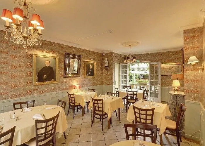 Les Lions De Beauclerc Hotel